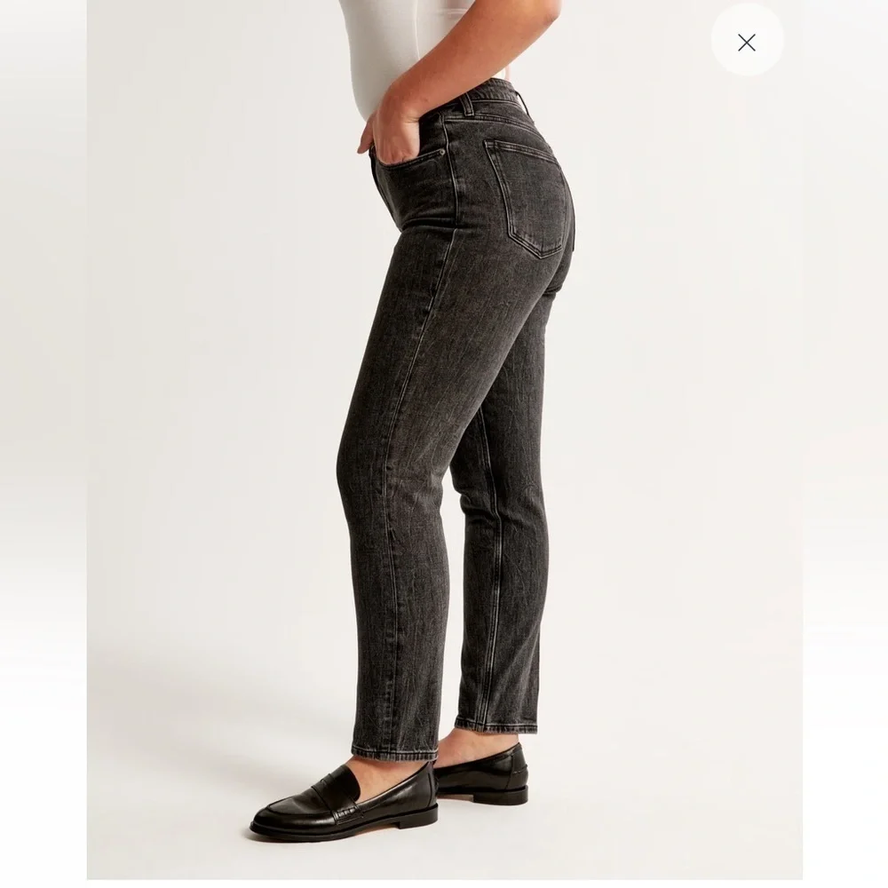 Abercrombie & Fitch Curve Love High Rise Mom Jean 37/ 24 US